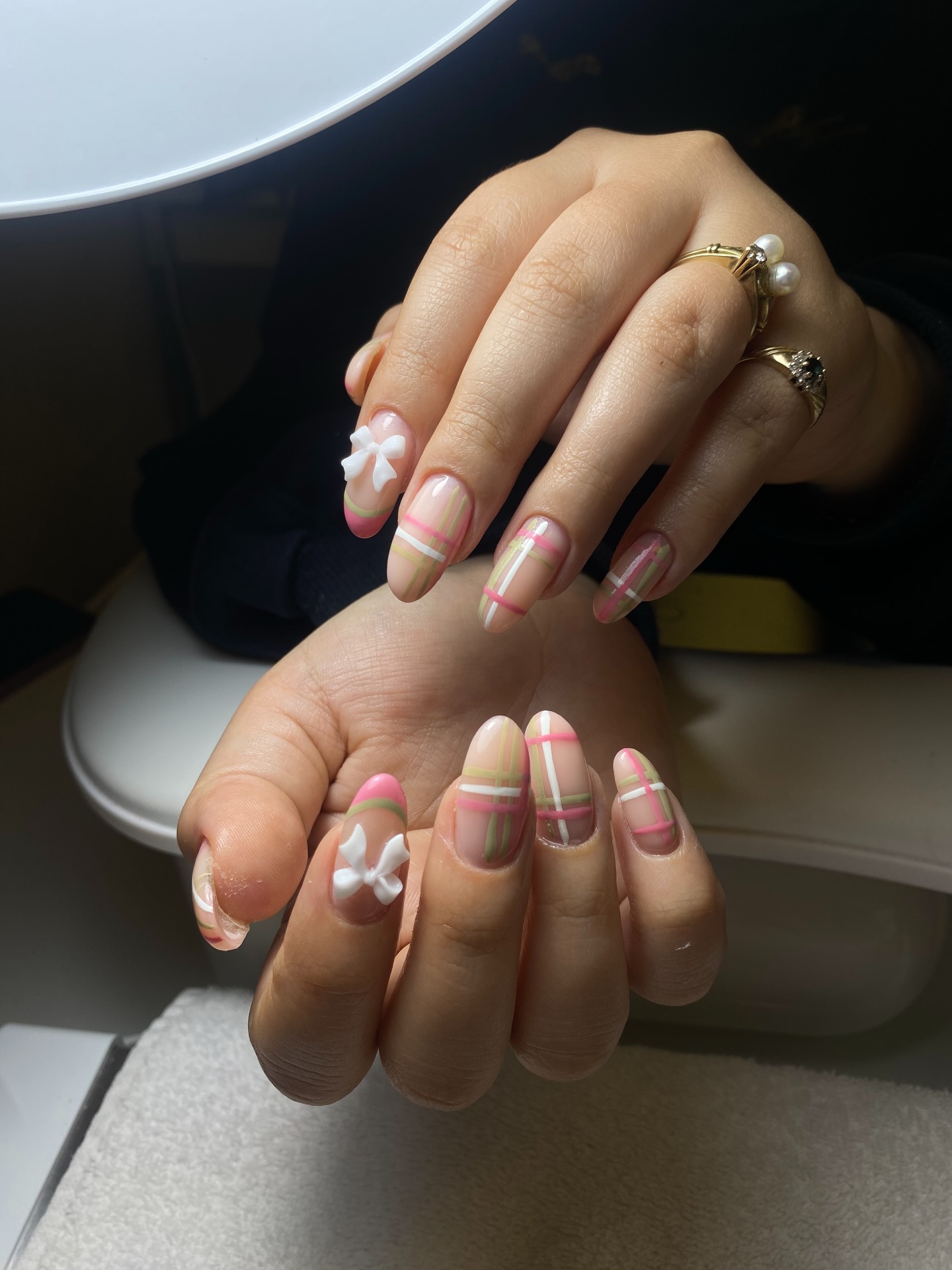 Zachtroze amandelvormige nagels
